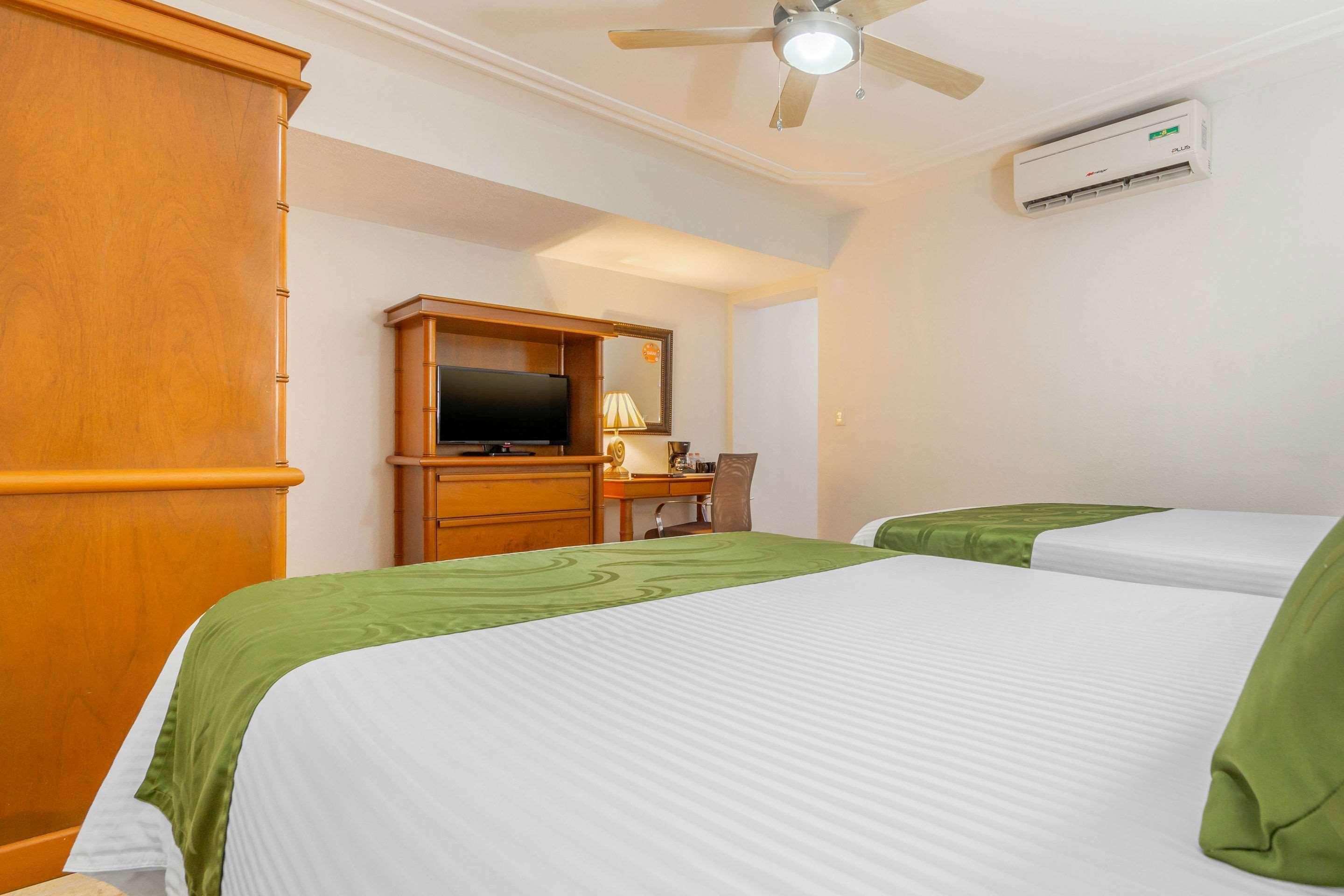 Quality Inn Mazatlan Exterior photo